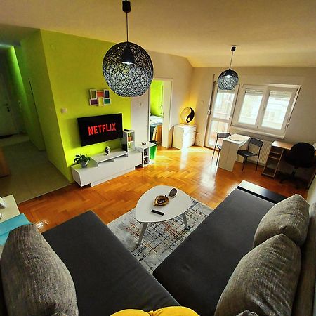Xo Apartman Сремська Митровиця Екстер'єр фото
