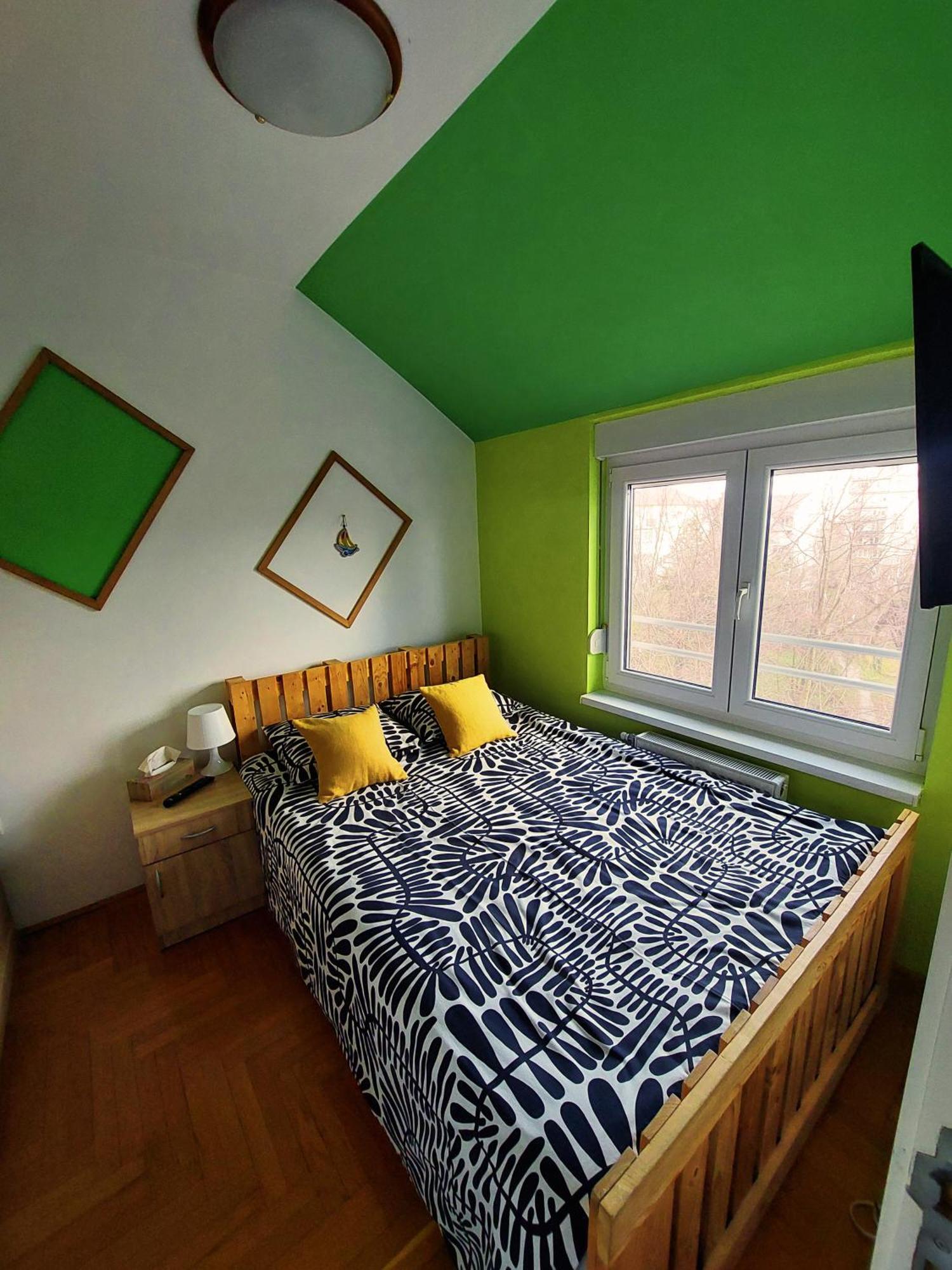 Xo Apartman Сремська Митровиця Екстер'єр фото